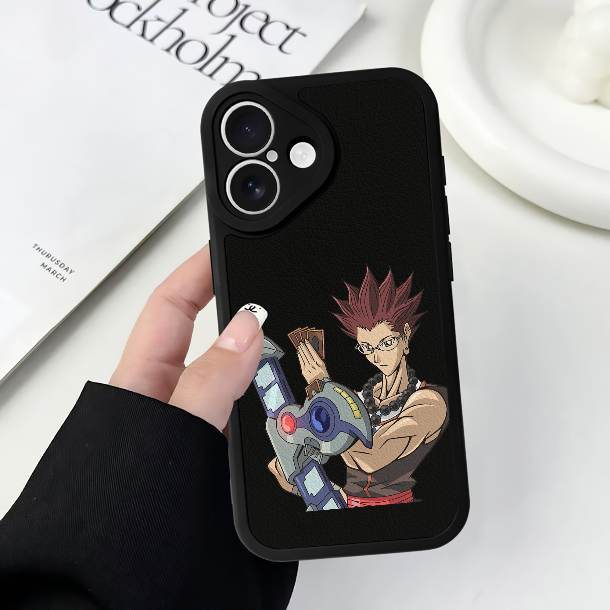 遊☆戯☆王 Yu-Gi-Oh! 【iPhone 16シリーズ対応】シリコンスマホケース（レザー調） 材質：シリコン